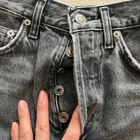 Agolde “Dee” ultra high rise shorts in grey, SZ 25 - Picture 8 of 9